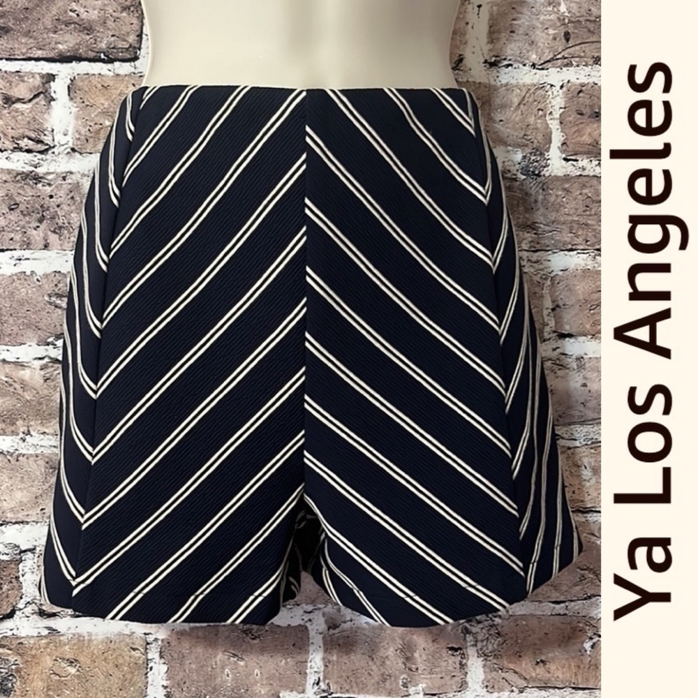 Ya Los‎ Angeles Dress Shorts